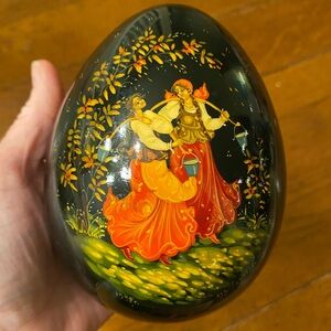 Russian Black Lacquer Hans-painted Egg Traditional Women w Water Pails Large 6”